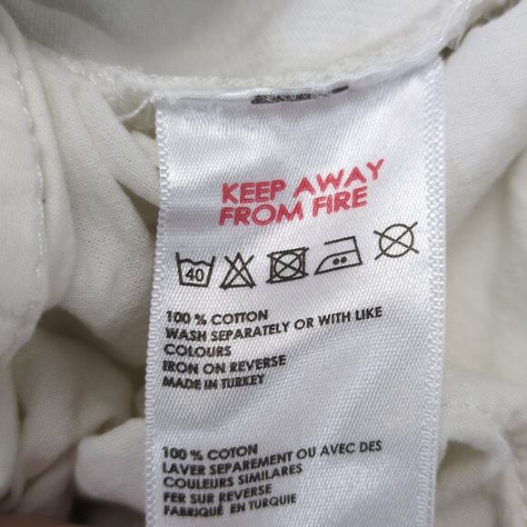 BDG Urban Outfitters White Denim Mom Jeans, W25 High Waist Slim Leg Distressed - Picture 6 of 6